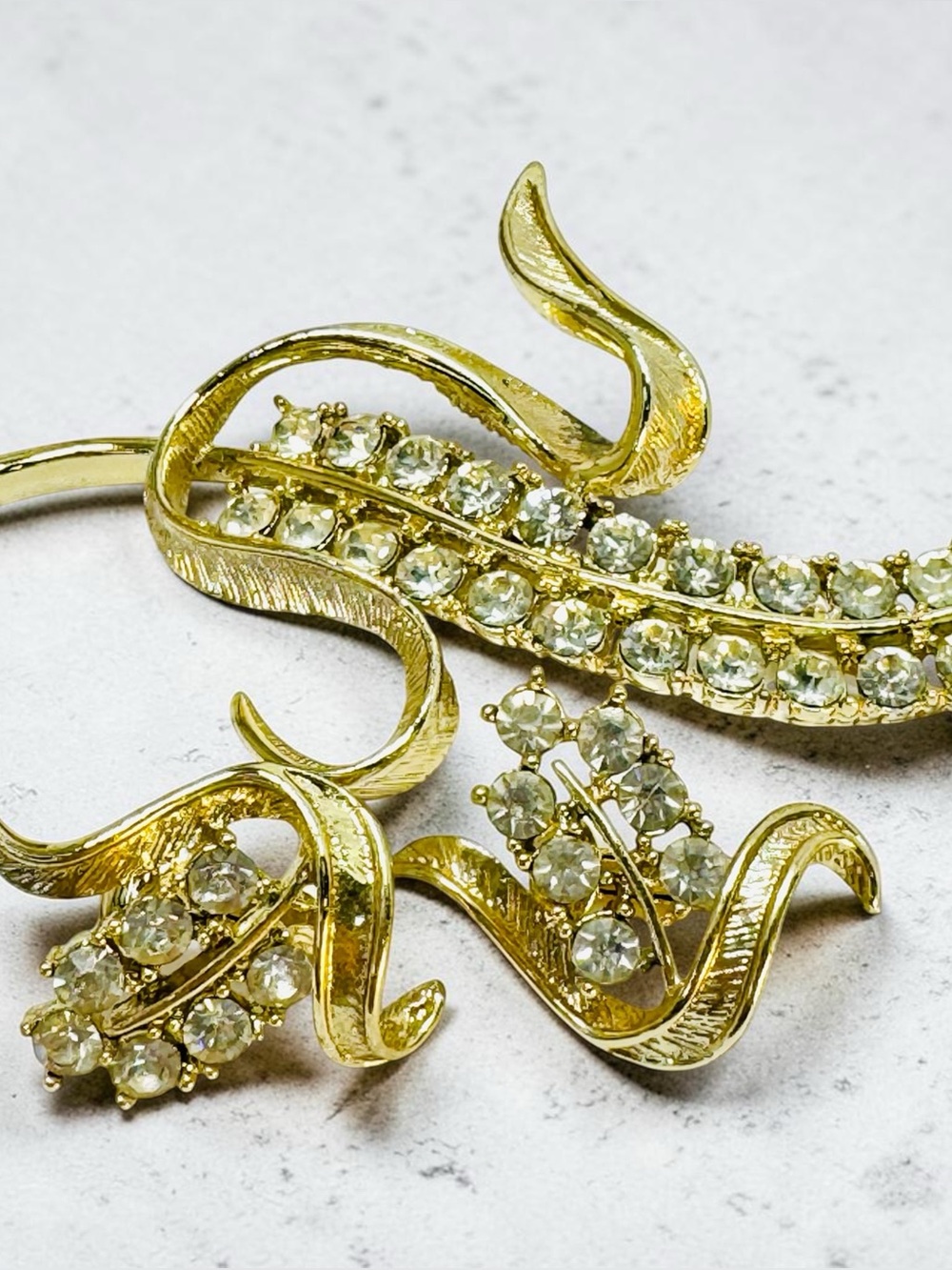 Vintage Sarah Coventry Brooch and Earring Set -Gorgeous Wheat Leaves!